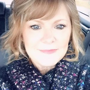 Meet your Posher, Leeann